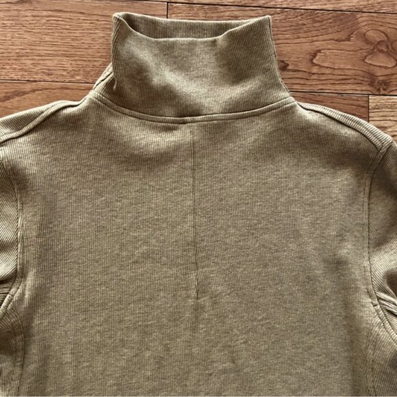 Lululemon Ribbed WoolBlend TurtleneckHeathered Allspice size 8 - Picture 8 of 13